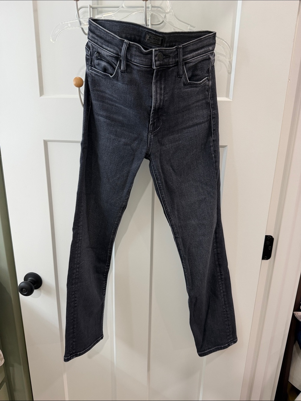 MOTHER  Women’s Skinny Jeans in Washed Charcoal
